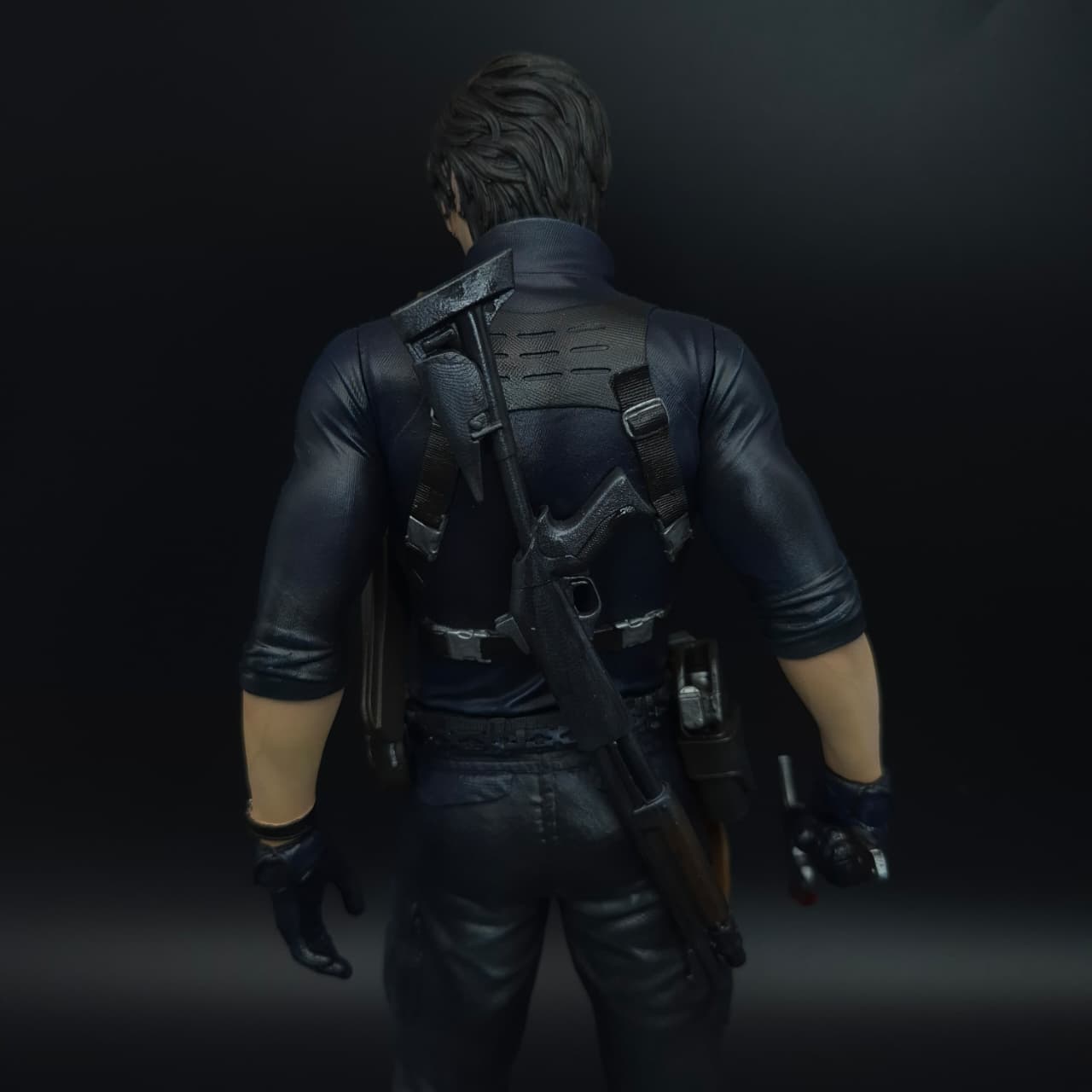 Leon Kennedy 2 Torsos - Resident Evil- Figura de Acción 33 cm - En Caja - Resina