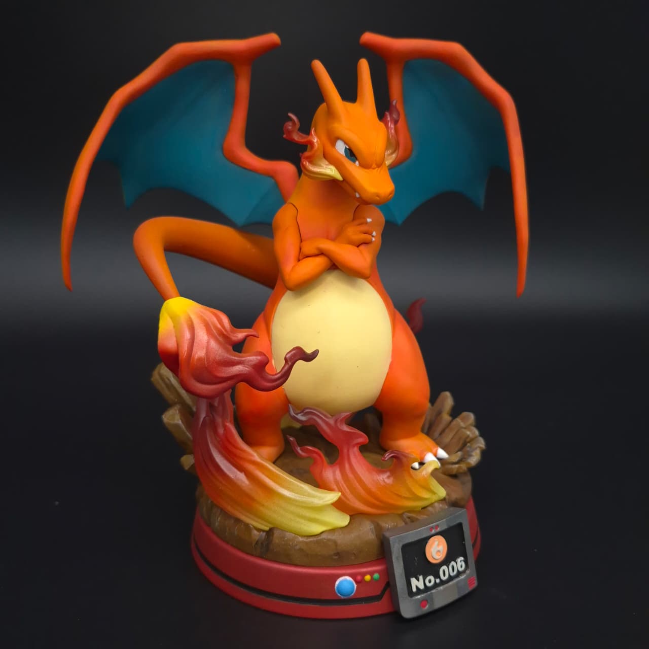 Charizard Diorama- Pokemon - Figura de Acción 19 cm-En Caja - Resina