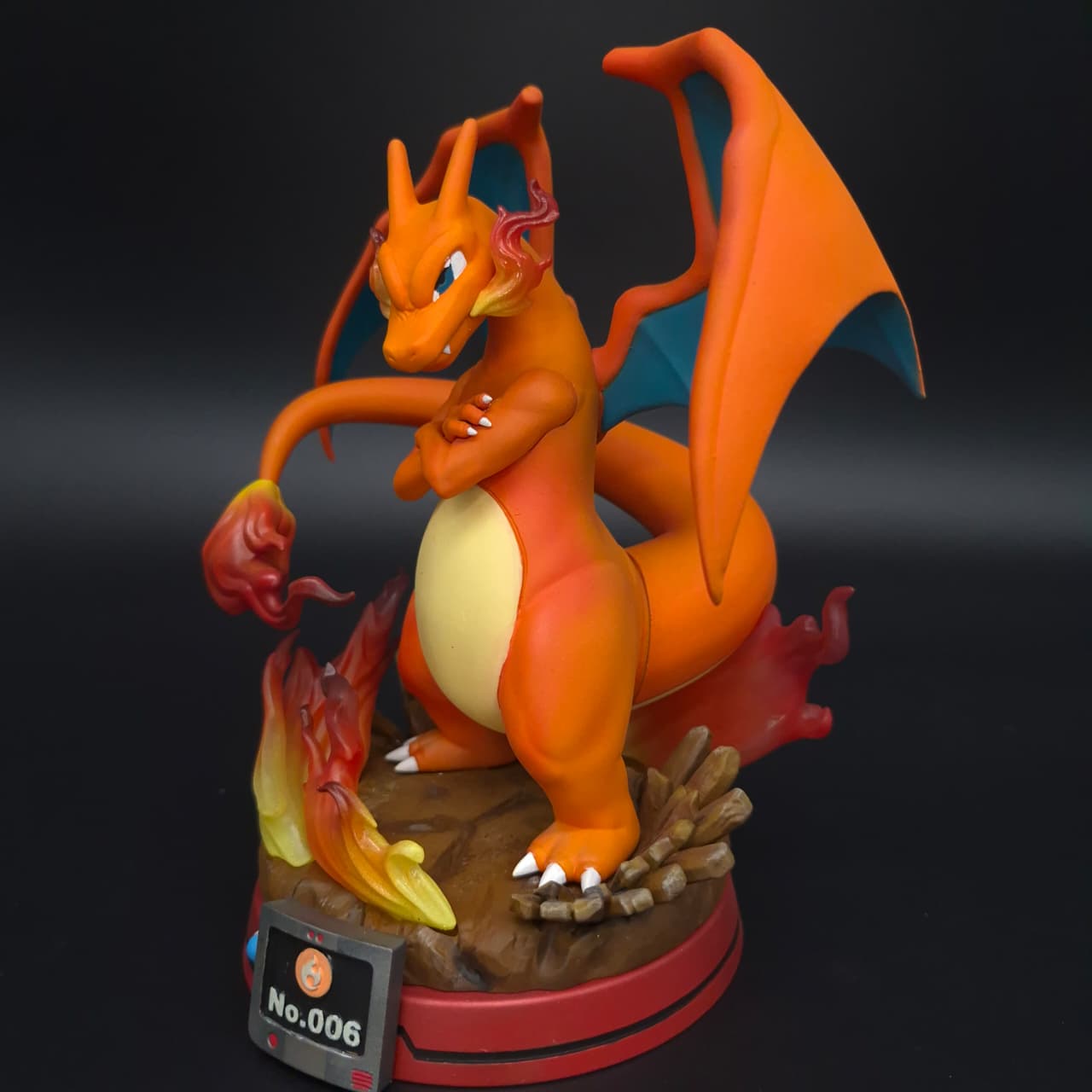 Charizard Diorama- Pokemon - Figura de Acción 19 cm-En Caja - Resina