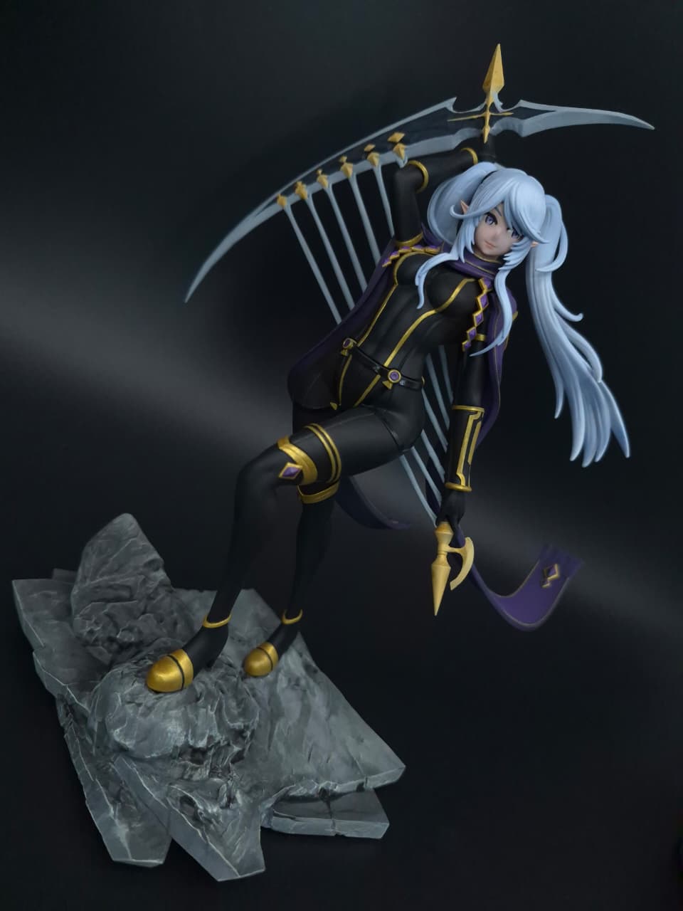 Epsilon- The eminence in shadow - Figura de Acción 24 cm - En Caja - Resina