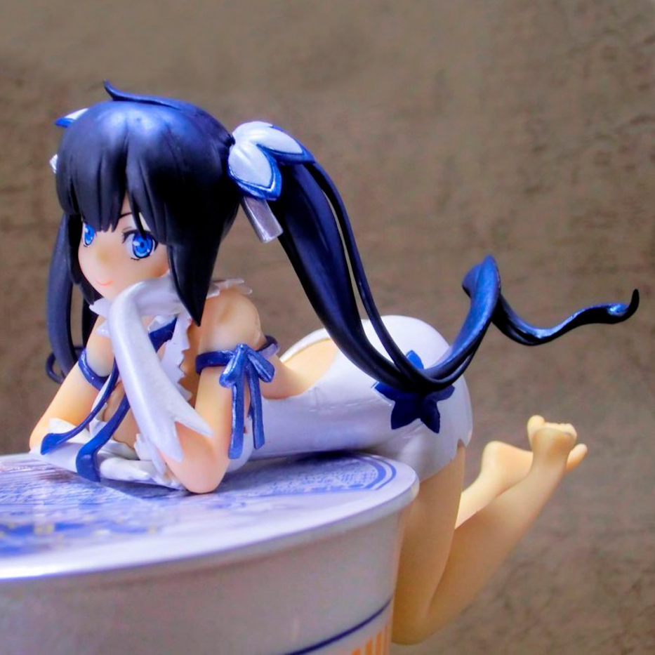 Hestia Noodle Stopper - Danmachi- Figura de Acción 12 cm - En Caja - PVC / Plástico