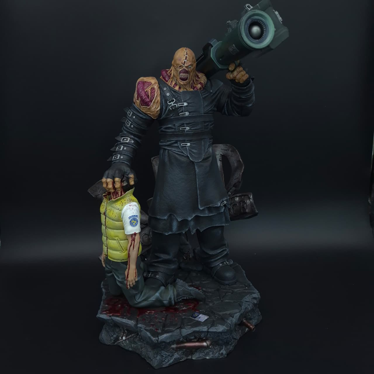 Nemesis- Resident Evil- Figura de Acción 42 cm - En Caja - Resina