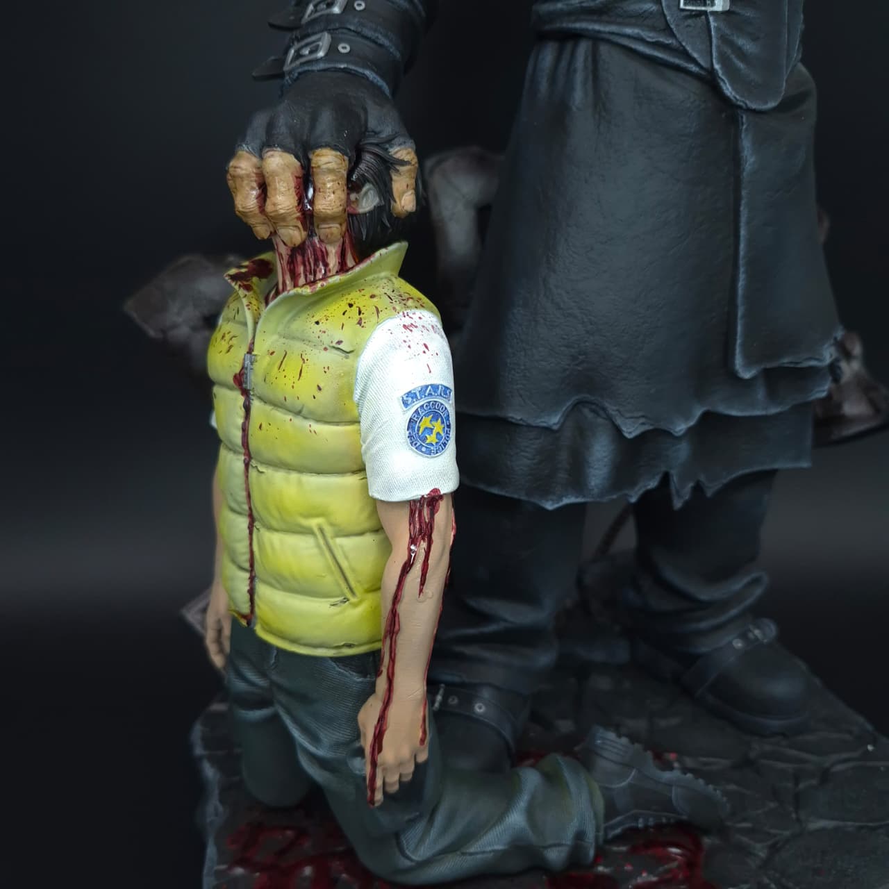 Nemesis- Resident Evil- Figura de Acción 42 cm - En Caja - Resina