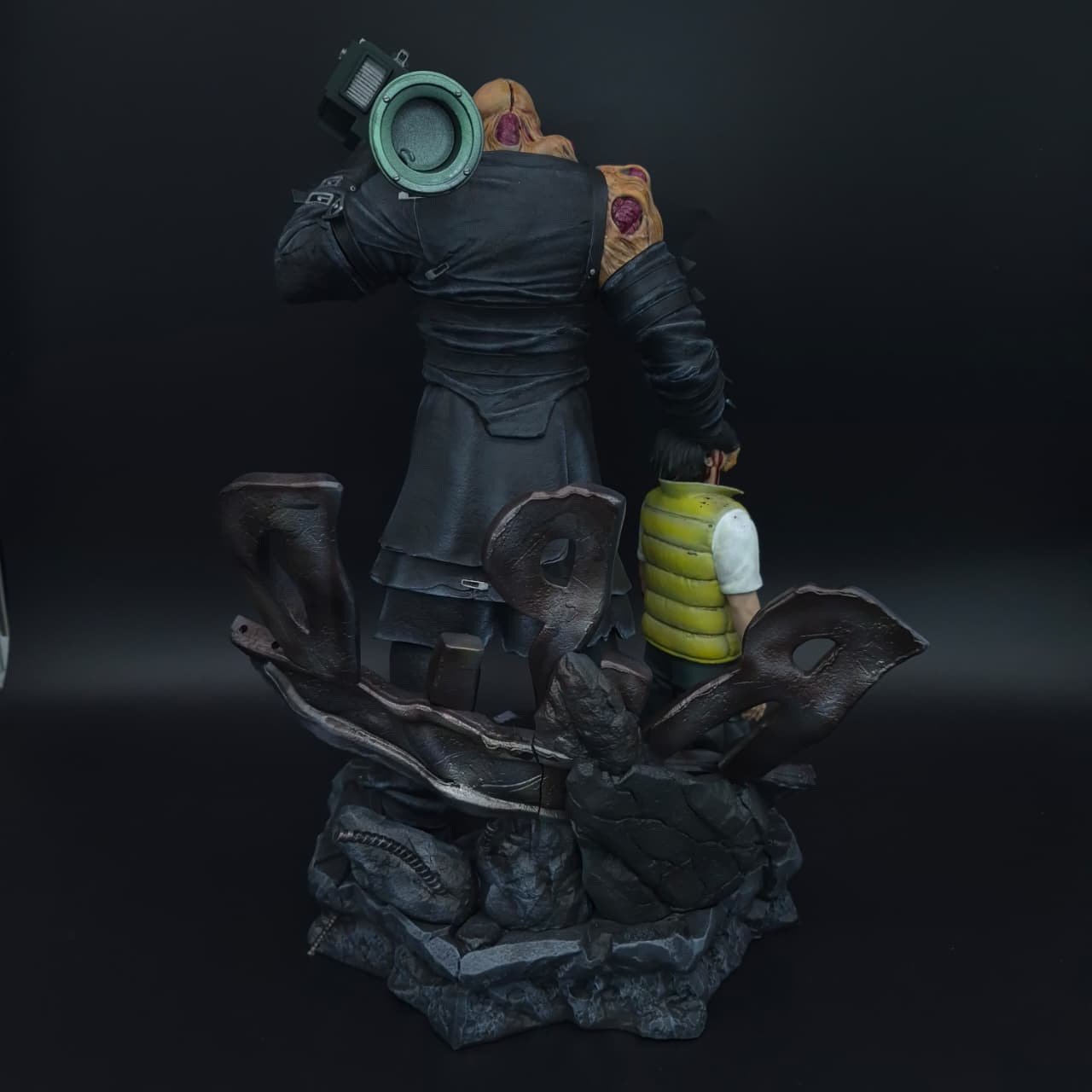 Nemesis- Resident Evil- Figura de Acción 42 cm - En Caja - Resina