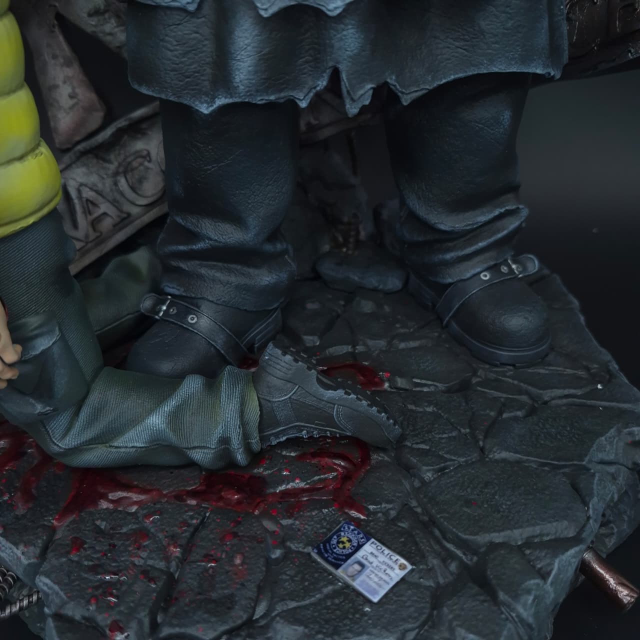 Nemesis- Resident Evil- Figura de Acción 42 cm - En Caja - Resina