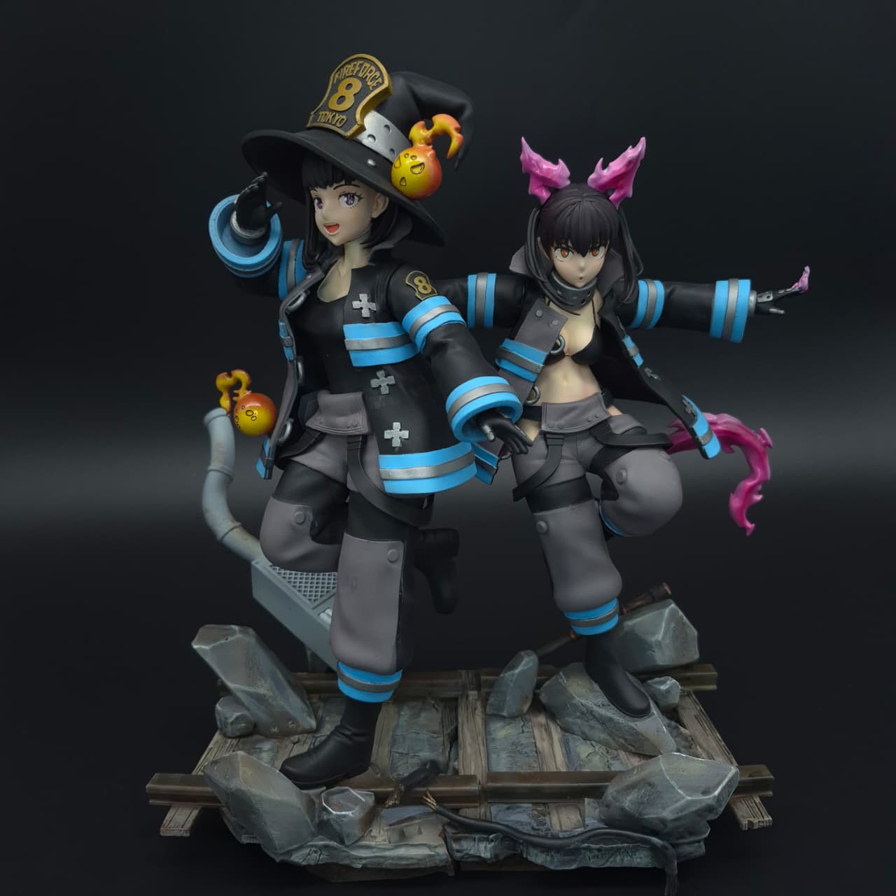 Tamaki y Maki - Fire Force- Figuras de Acción - En Caja - Resina