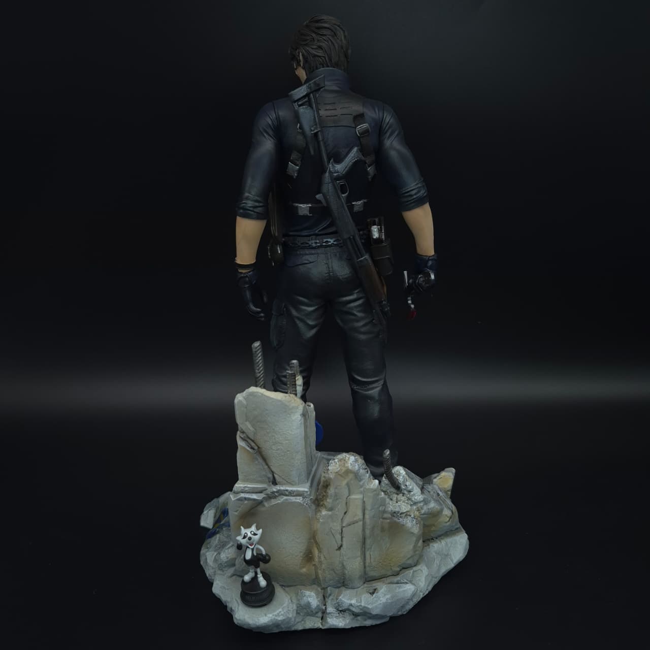 Leon Kennedy 2 Torsos - Resident Evil- Figura de Acción 33 cm - En Caja - Resina