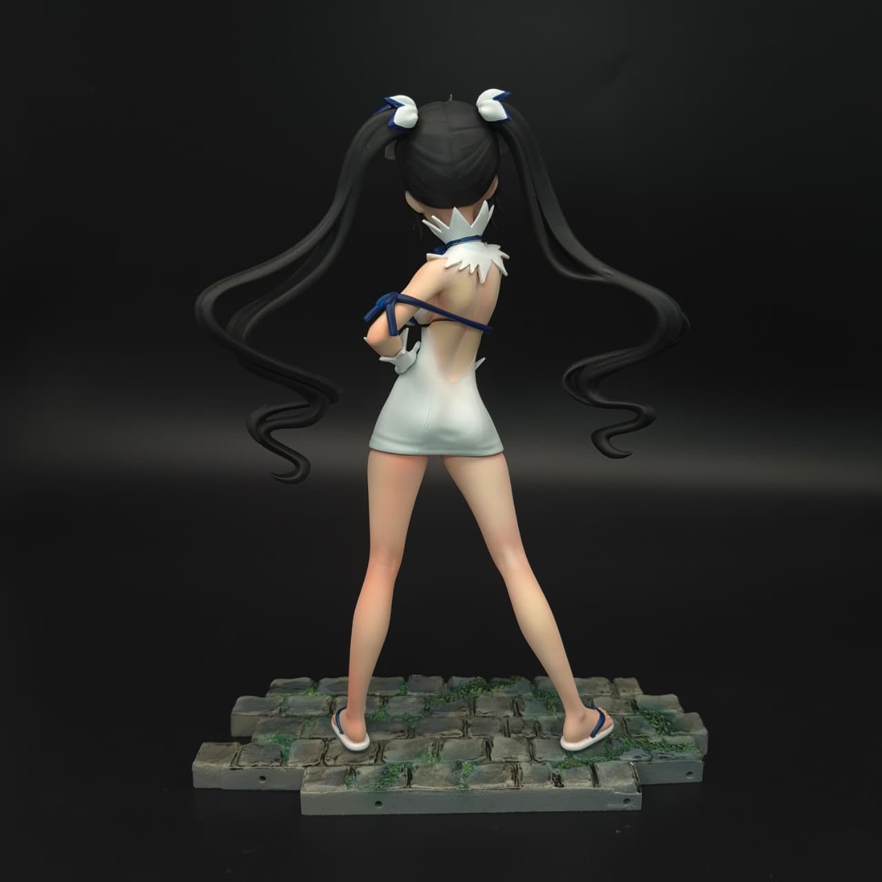 Hestia - DanMachi- Figura de Acción 26 cm - En Caja - Resina