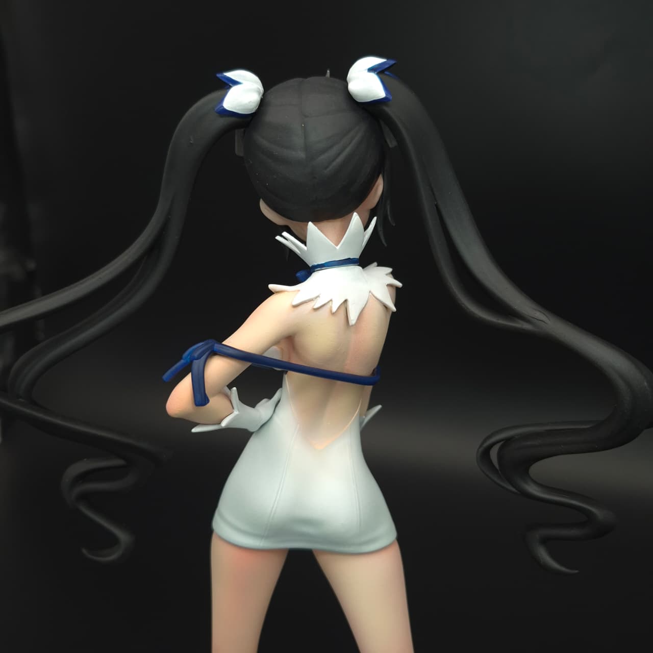 Hestia - DanMachi- Figura de Acción 26 cm - En Caja - Resina