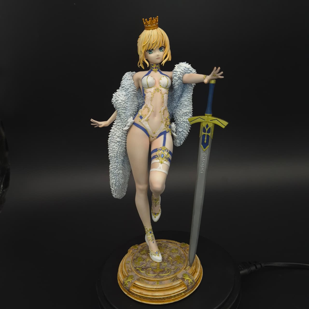 Saber- Fate/stay night- Figura de Acción 23.5 cm - En Caja - Resina