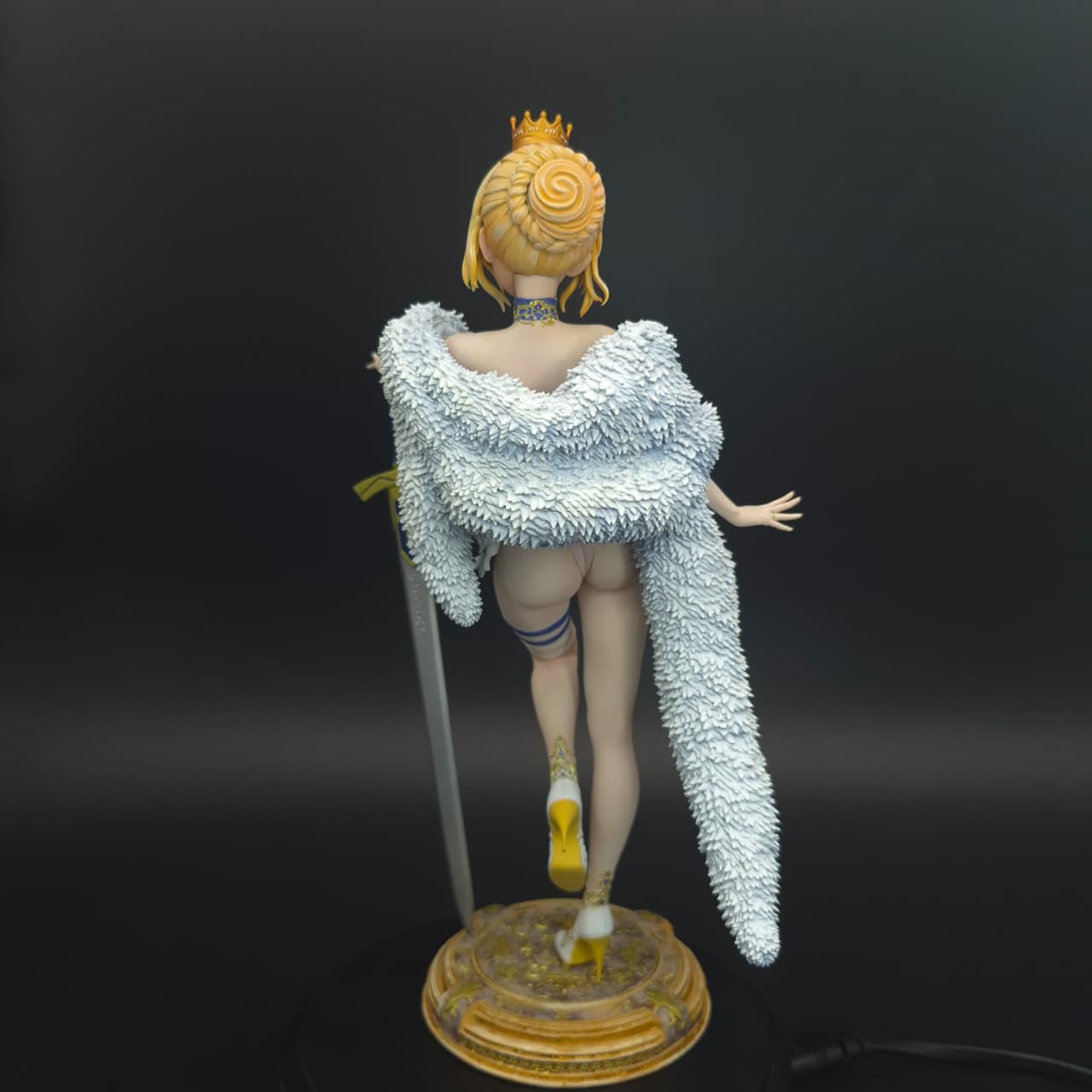 Saber- Fate/stay night- Figura de Acción 23.5 cm - En Caja - Resina
