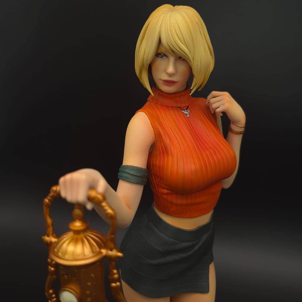 Ashley Graham - Resident Evil- Figura de Acción 31.5 cm - En Caja - Resina