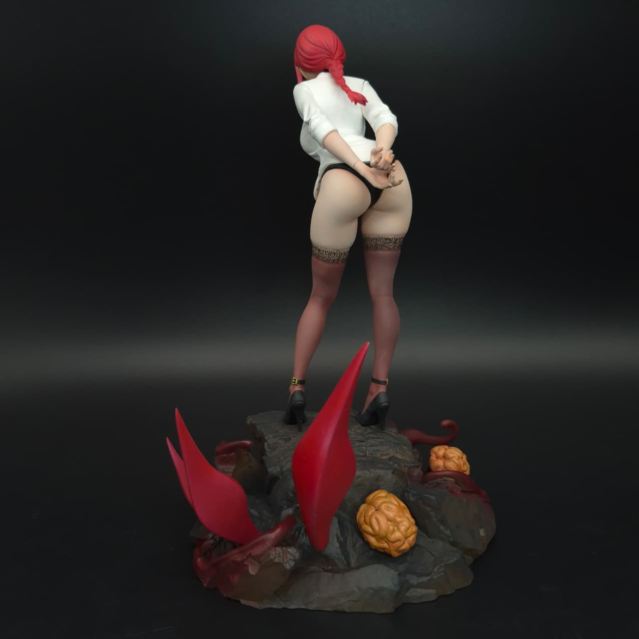 Makima- Chainsaw Man -Figura de Acción 24 cm - En Caja - Resina