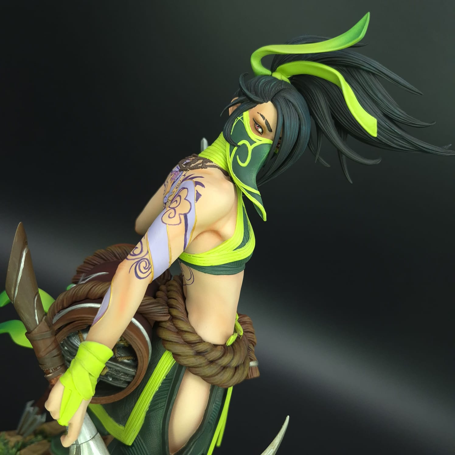 Akali- League of Legends- Figura de accion 32.5 cm- En caja