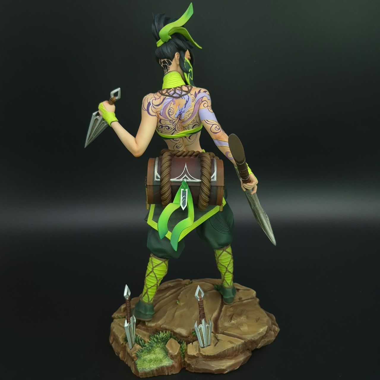 Akali- League of Legends- Figura de accion 32.5 cm- En caja