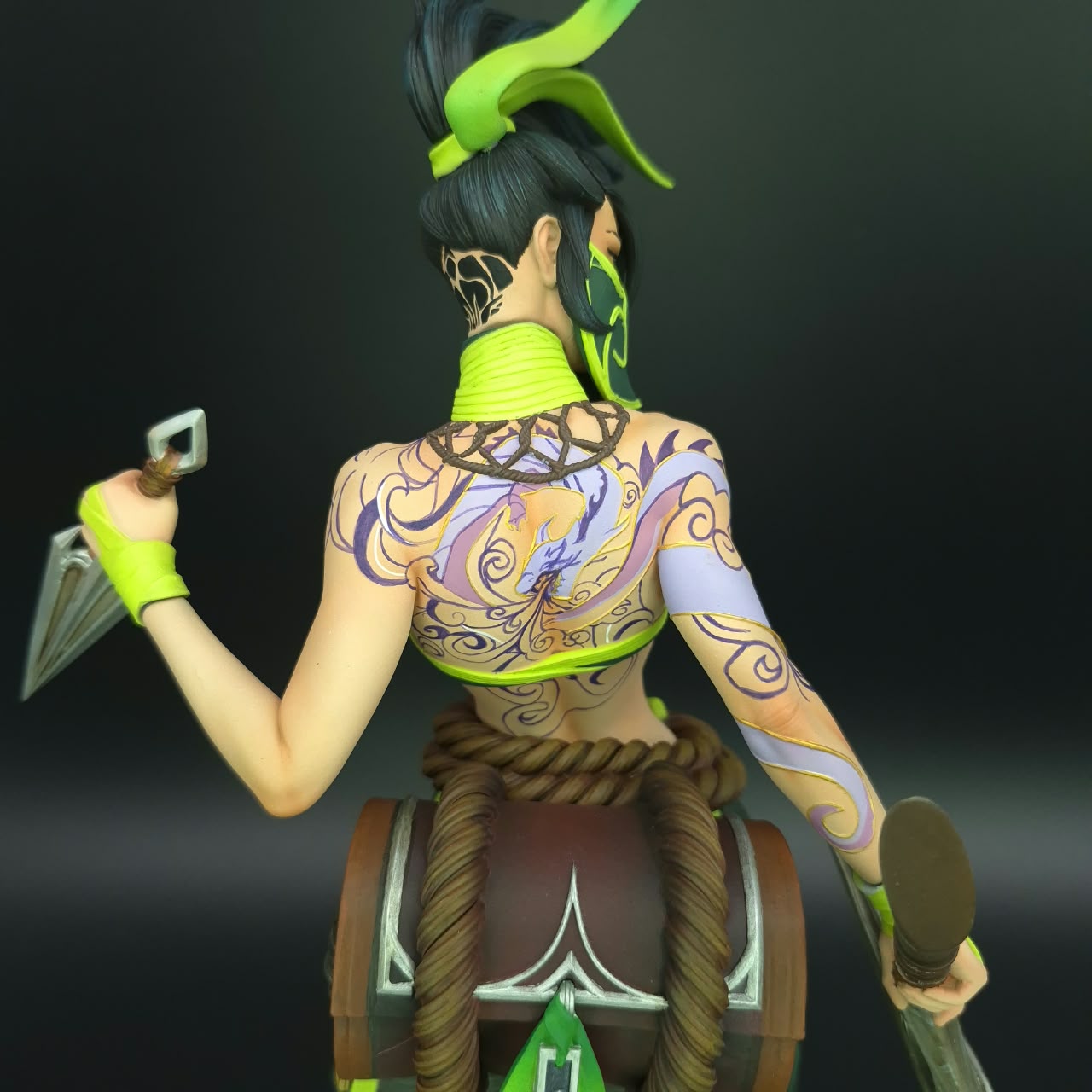 Akali- League of Legends- Figura de accion 32.5 cm- En caja
