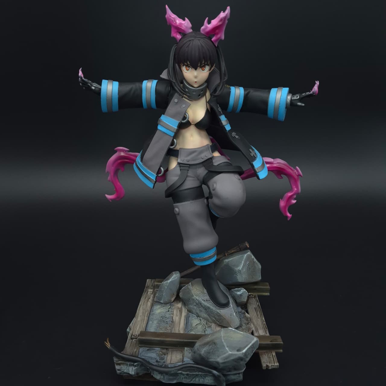 Tamaki y Maki - Fire Force- Figuras de Acción - En Caja - Resina